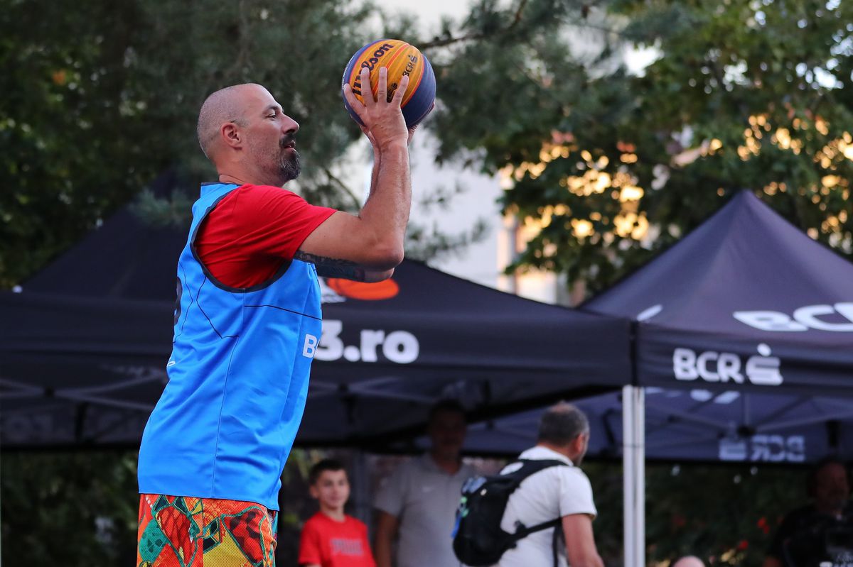 „Arnold” Stelea vs. „Săgeată” Niculae » Spectacol inedit pe terenul de baschet la Sport Arena Streetball
