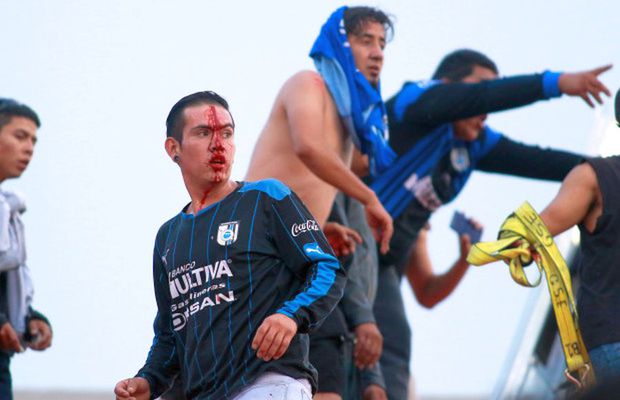 VIDEO Imagini de o violență nemaivăzută » 37 de fani grav răniți în prima ligă din Mexic: „Nu am mai văzut așa ceva în fotbal”