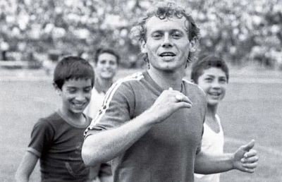 3 ani de la moartea lui Ilie Balaci » Gesturile făcute de cele două echipe din Craiova pentru a-l comemora