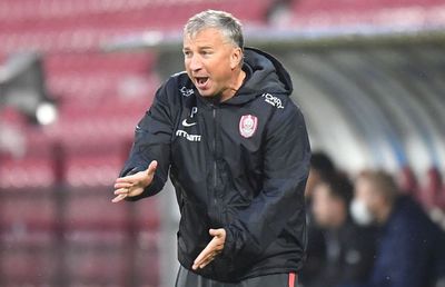 Dan Petrescu pune tunurile pe arbitraj: „N-avea voie să ne arbitreze el!” + „Feșnic dă mereu penalty Stelei și Craiovei”