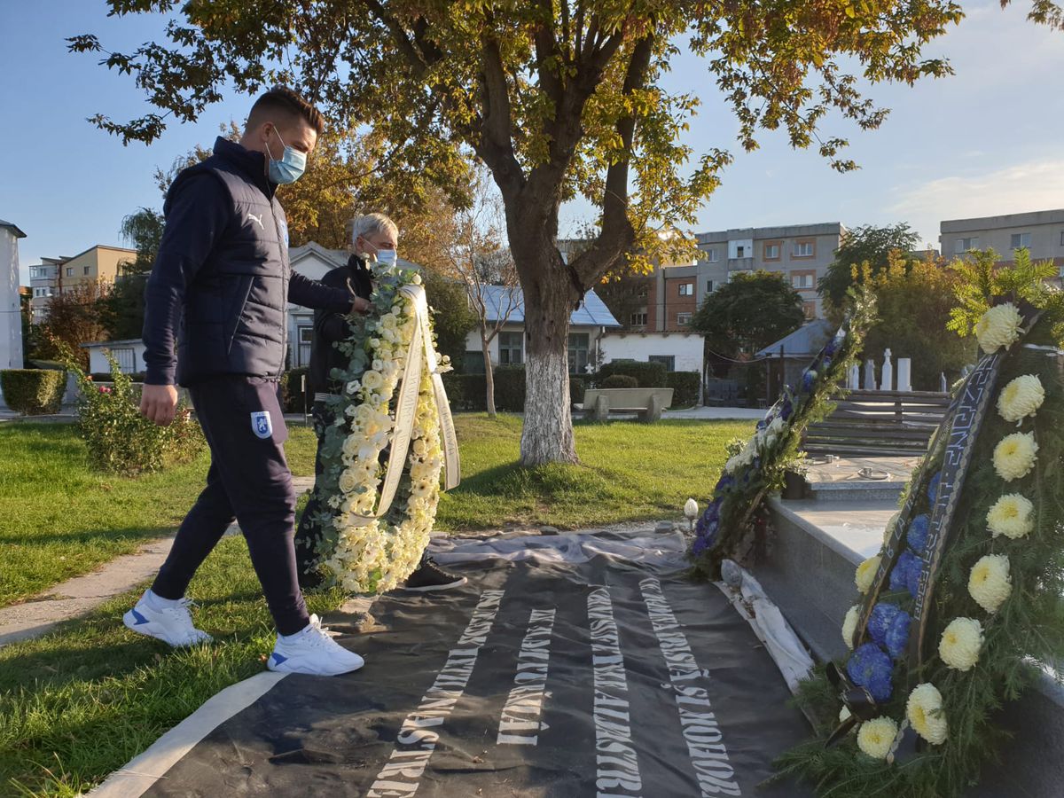 FOTO CS Universitatea Craiova i-a adus un omagiu lui Ilie Balaci, la 2 ani de la dramatica dispariție » Gestul lui Mihai Bobonete