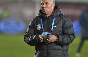 Dan Petrescu, probleme pe bancă în meciul cu AZ Alkmaar: „Mi s-a blocat mâna de tot”