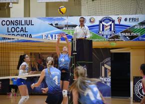 Diana Calotă, una dintre cele mai experimentate voleibaliste din campionat, vorbește despre cariera sa, dar și despre cum este perceput sportul în România:  ”Ar trebui să lucrăm la această mentalitate, ca popor, pentru a câștiga mai mult"