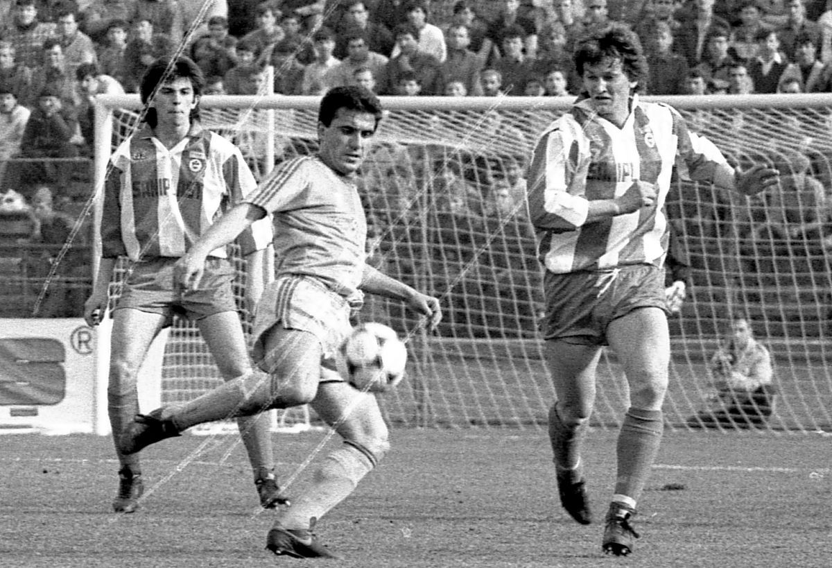 EPISODUL 10: Steaua - Dinamo din 1989 a avut poate cel mai spectaculos fotbal jucat vreodată în România: 60 de minute de joc și peste 70 de driblinguri în ultimul Derby de România dinaintea Revoluției!