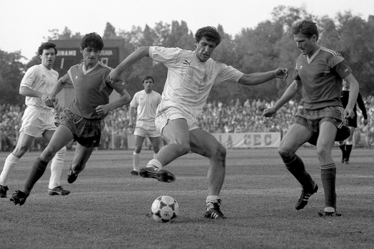 Steaua - Dinamo, cel mai plin de orgolii duel din istoria fotbalului românesc: 10 amintiri despre o rivalitate de nota 10