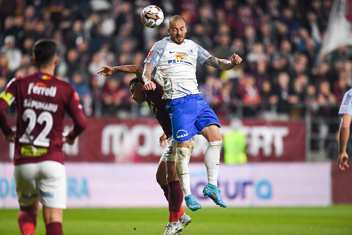 Au apărut imaginile! Ce i-a zis Hagi lui Adrian Mutu la finalul meciului cu Rapid, când a plecat val-vârtej