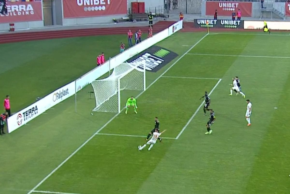 Hermannstadt - Dinamo 4-0 » Un balaur a înfulecat „cățeii”: formația lui Ovidiu Burcă, KO la Sibiu! Cum arată clasamentul