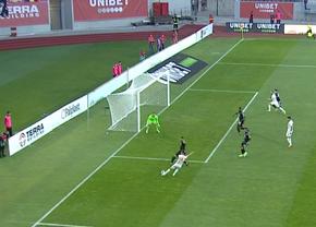Gol din poziție imposibilă în Hermannstadt - Dinamo! „Câinii” au fost năuciți în debutul meciului