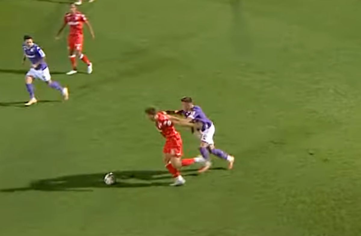 Fault Marko Stolnik în UTA - Rapid 2-2