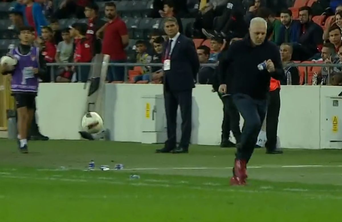 Marius Șumudică i-a lăsat mască pe turci cu apariția de la meciul de astăzi: „O alegere interesantă” » Victorie importantă, cu Niță, Maxim și Drăguș titulari