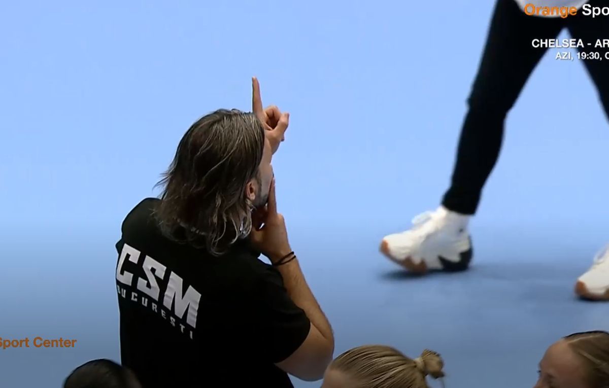 Adi Vasile, gesturi către suporterii care i-au cerut demisia după eșecul cu Brest » Explicația antrenorului: „Le spun ceva!”