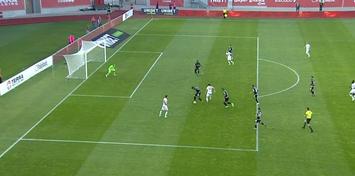 Hermannstadt - Dinamo 4-0 » Un balaur a înfulecat „cățeii”: formația lui Ovidiu Burcă, KO la Sibiu! Cum arată clasamentul