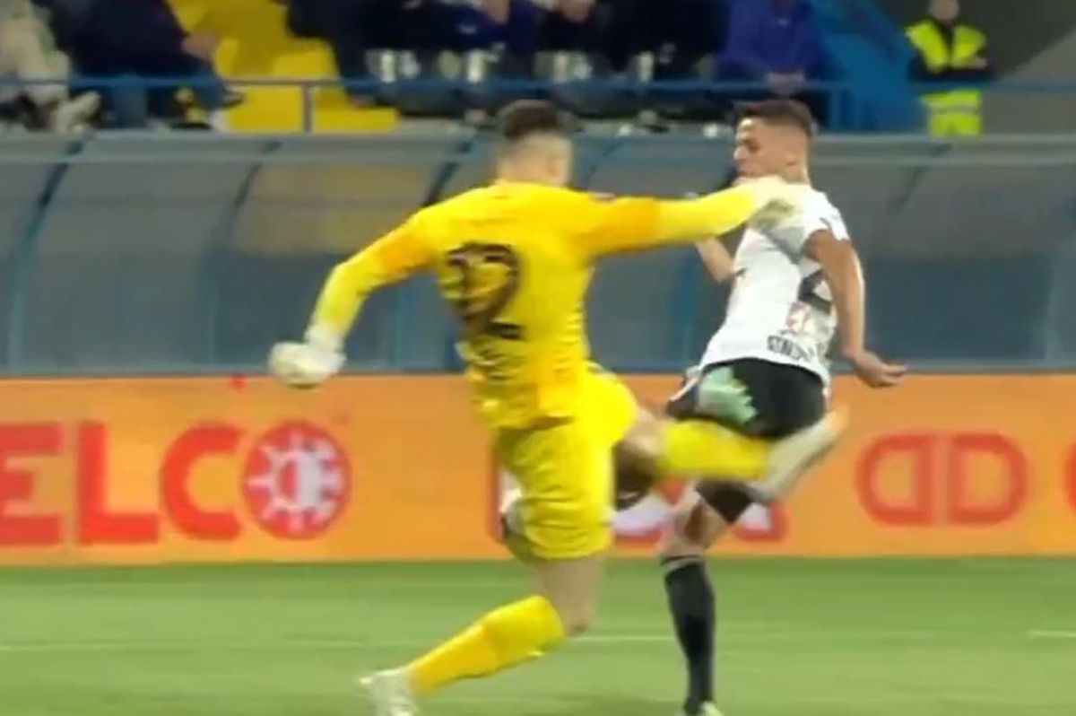 Gafă uriașă în Farul - U Cluj » Grameni și Aioani l-au lăsat pe Cîmpanu singur cu poarta goală