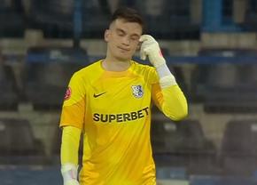 Marian Aioani a comis-o în Farul - U Cluj » L-a lăsat pe Cîmpanu singur cu poarta goală