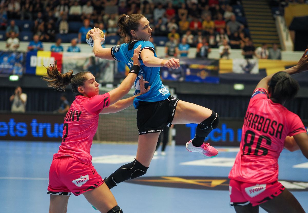 CSM București, încă un eșec în Liga Campionilor » Fanii i-au cerut demisia lui Adi Vasile!