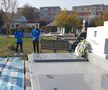 5 ani de la decesul lui Ilie Balaci. Screciu, Ivan și Mitriță au pus o coroană la mormânt (foto: Universitatea Craiova)
