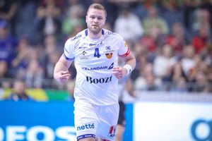 Clubul maghiar a anunțat astăzi că islandezul Aron Palmarsson a semnat un contract până în 2026 cu Veszprem