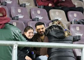 Jador a oferit un moment de neuitat pe stadionul Giulești » Gestul artistului la Rapid - Farul