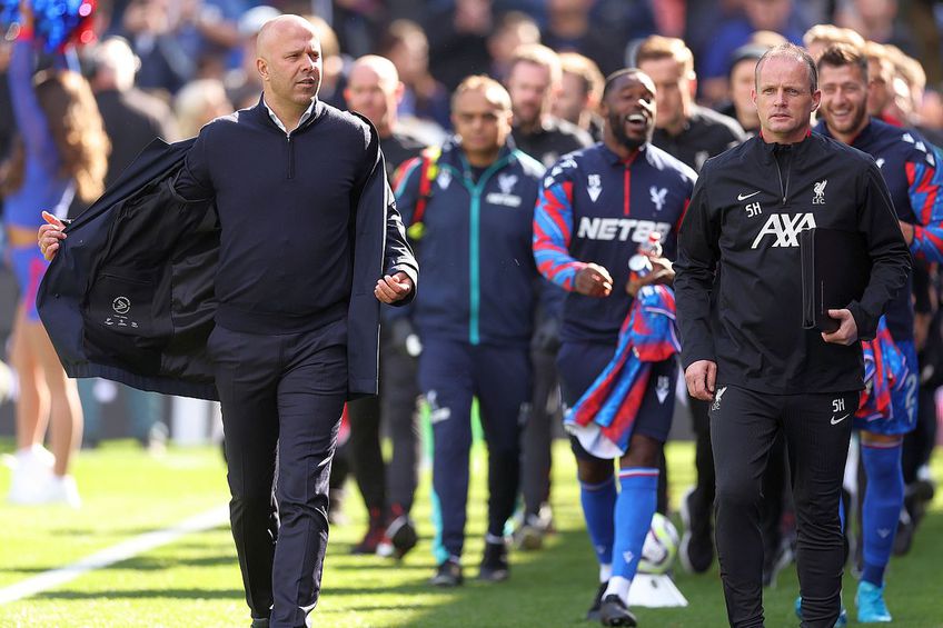 Arne Slot, în stânga, are un început formidabil la Liverpool // foto: Guliver/gettyimages