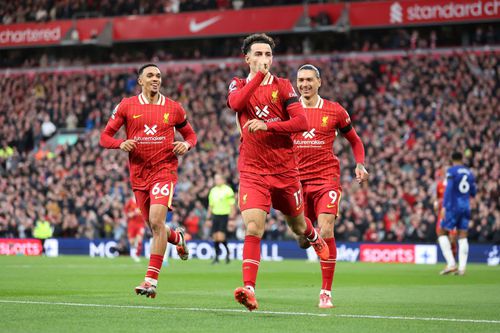 Curtis Jones a sărbătorit „bebelușește” golul pe care l-a marcat duminică în poarta lui Chelsea Foto: Guliver / Getty Images