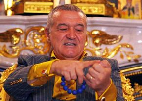 Gigi Becali a CEDAT! Cine l-a enervat în prima repriză: i-a schimbat la pauză