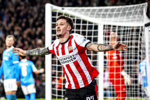 Dennis superMAN răpune Napoli! Românul, MVP-ul serii în victoria de vis din Liga Campionilor