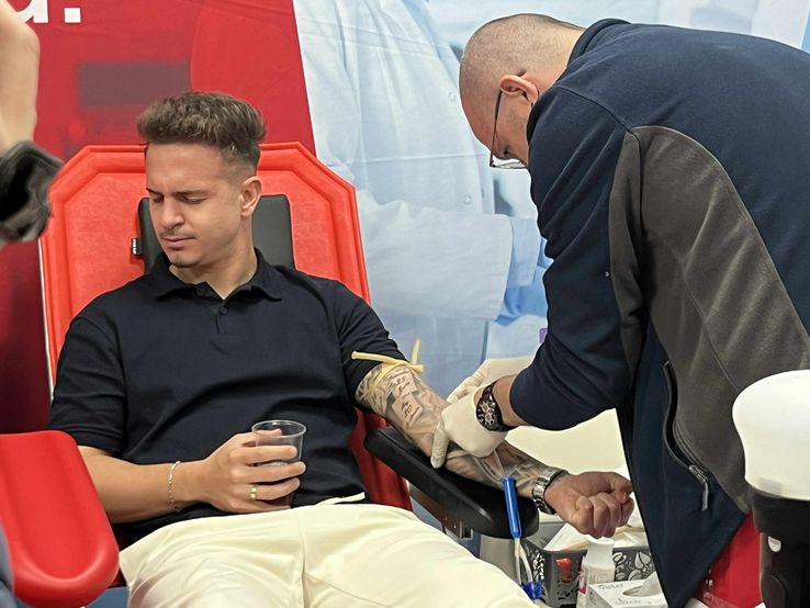 Jucătorii lui Dinamo au mers astăzi la Centrul de Transfuzie Sanguină pentru a dona sânge