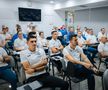 Sesiune de analiză și perfecționare la Mogoșoaia pentru arbitrii din Superligă. Foto: frf.ro