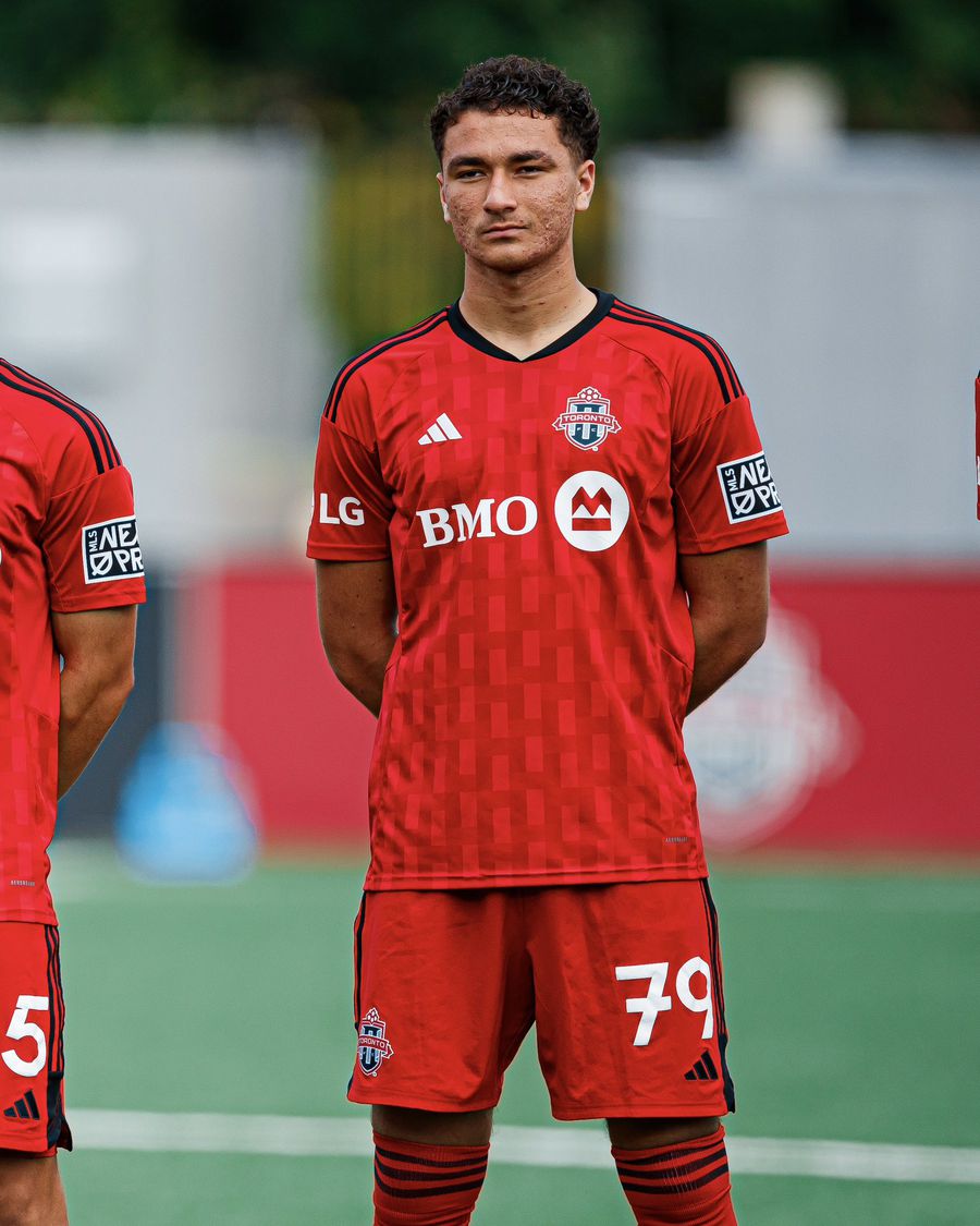 foto: Andrei Dumitru în tricoul lui Toronto / X @TorontoFCII Fotbalistul canadian va putea reprezenta România » FIFA i-a dat acordul