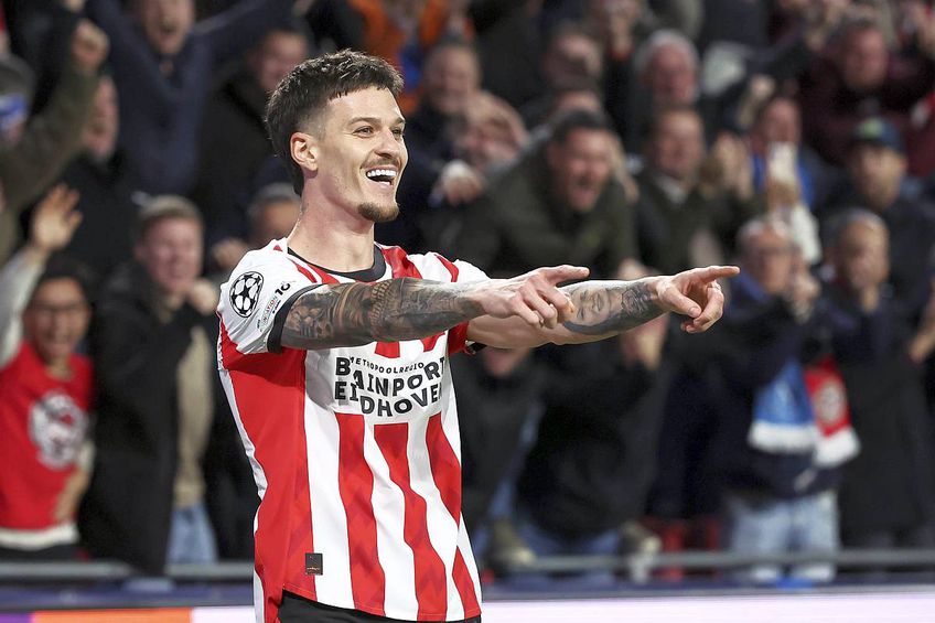 Dennis Man, în PSV - Napoli // foto: Imago Images
