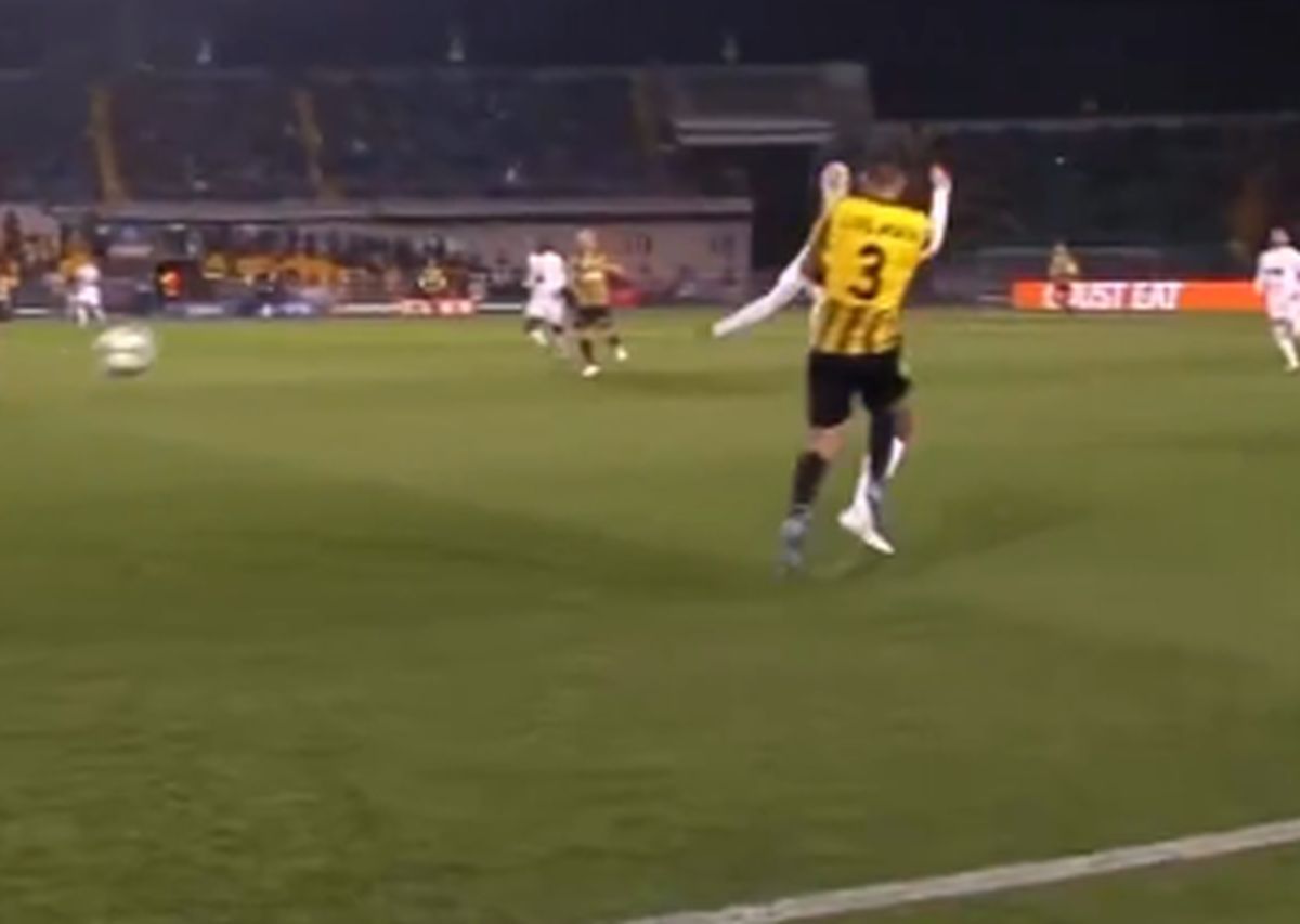 Istorie în Liga Campionilor, sub ochii lui Vlad Dragomir: al doilea cel mai rapid cartonaș roșu din toate timpurile!