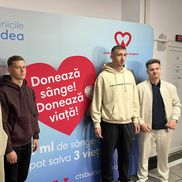 Jucătorii lui Dinamo au mers astăzi la Centrul de Transfuzie Sanguină pentru a dona sânge