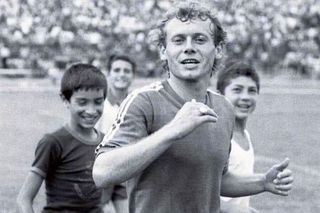 7 ani de la moartea prematură a lui Ilie Balaci » Clipul emoționant postat de Universitatea Craiova în memoria „Minunii Blonde”