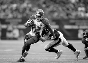 Un fost star NFL a decedat după o altercație cu poliția, fiind prins în casa unui vecin: „Se lupta cu provocări legate de sănătatea mintală”