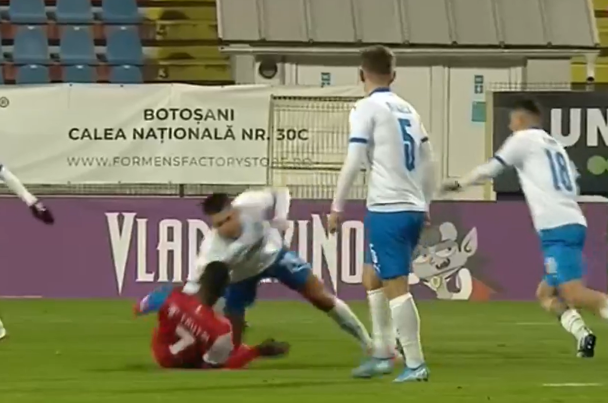 FOTO Fază controversată în Botoșani - Craiova: oltenii, iertați de un penalty?