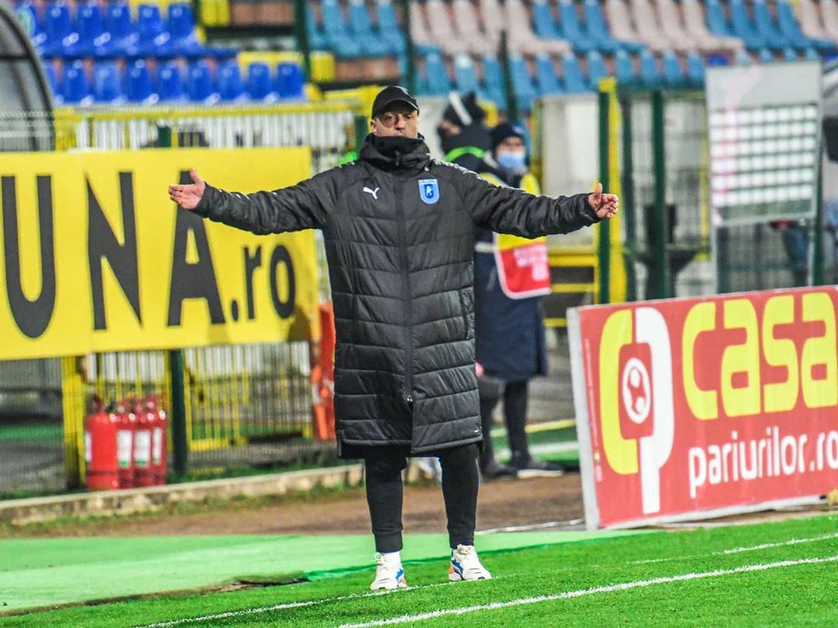 Conducerea Craiovei, disperată de arbitrajul din meciul cu Botoșani: „Am avut două penalty-uri. Unul se vedea de pe Pluto” + Săgeți către CFR Cluj