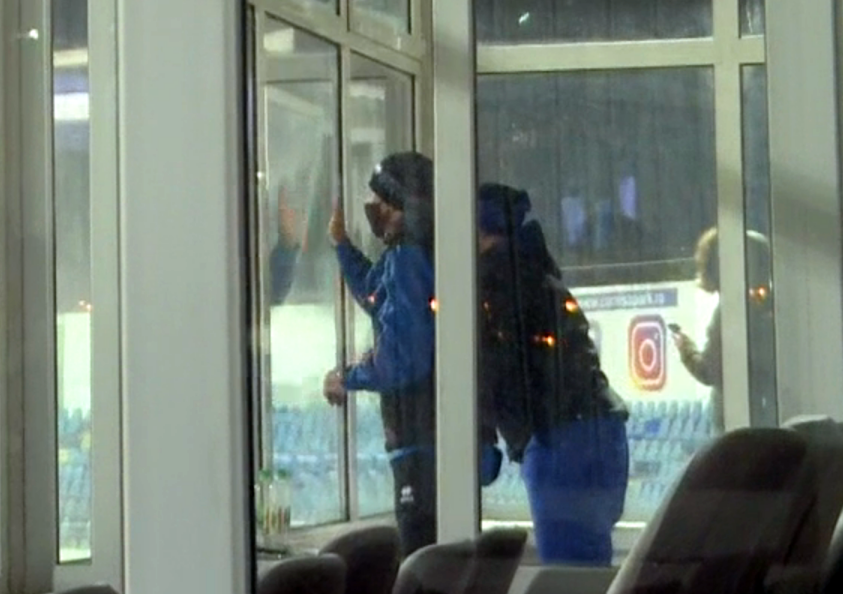 FC BOTOȘANI - CRAIOVA 0-0. Marius Croitoru, reacție nervoasă în finalul meciului: a spart un geam de nervi!