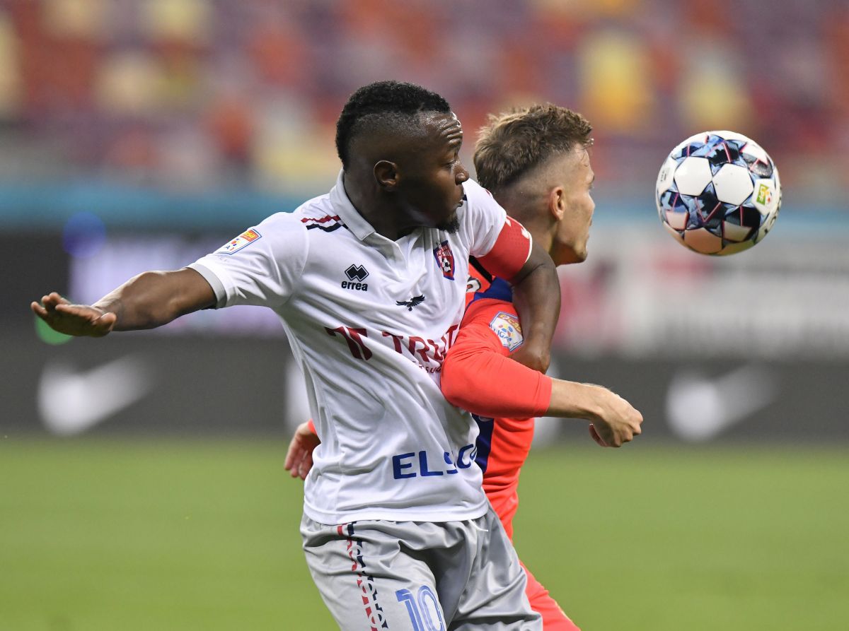 S-a văzut mâna lui Gigi :) » Două detalii remarcate la stadion, în FCSB - Botoșani 3-1