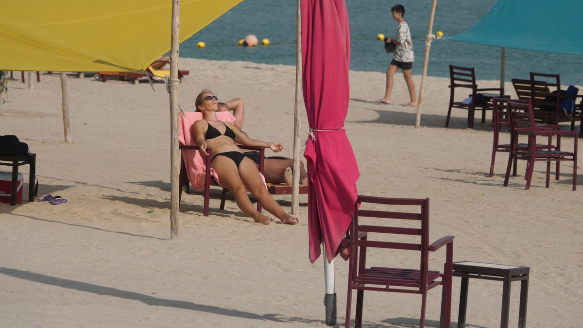 Între meciuri se face plajă în Doha » Detalii inedite surprinse de echipa GSP în Qatar. Cum se reîncarcă fanii: plimbări cu barca, târguri cu mâncare și activități de relaxare