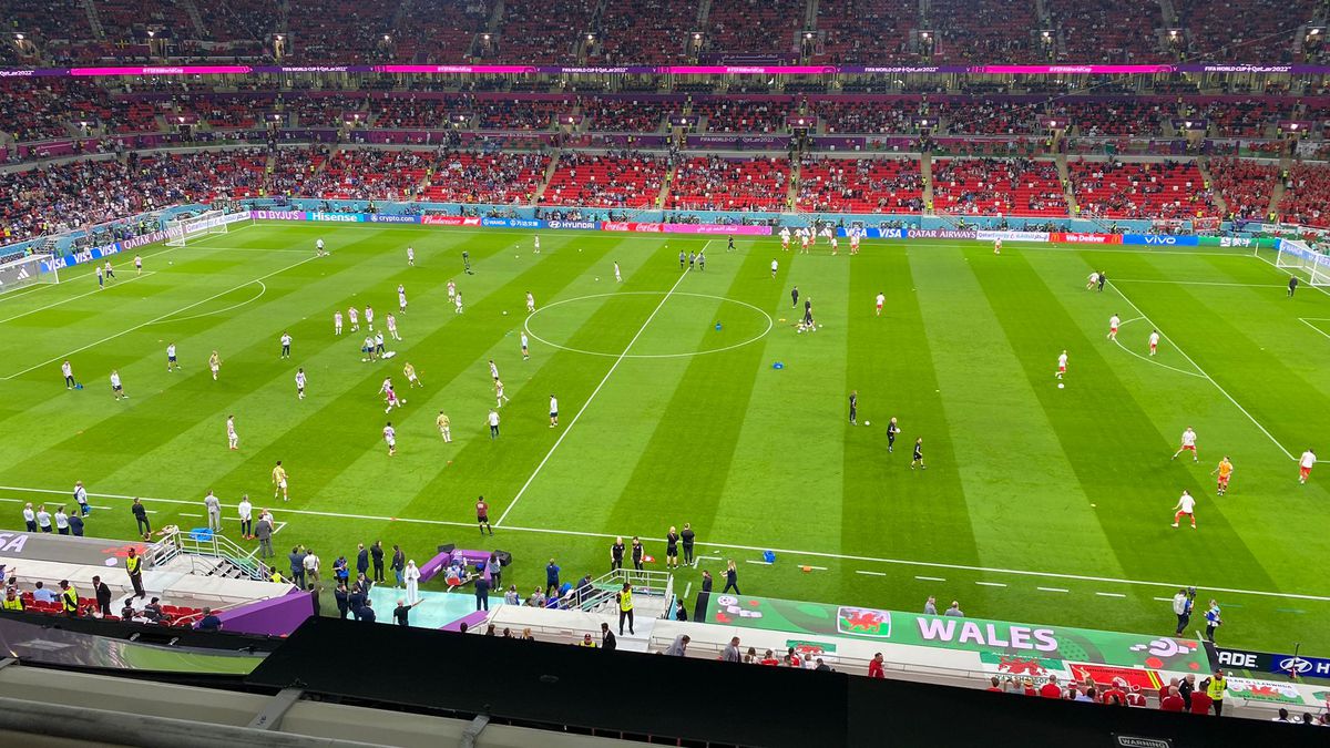 SUA, demonstrație de forță la încălzire » Scene rar întâlnite: cum au încercat americanii să îi intimideze pe galezi