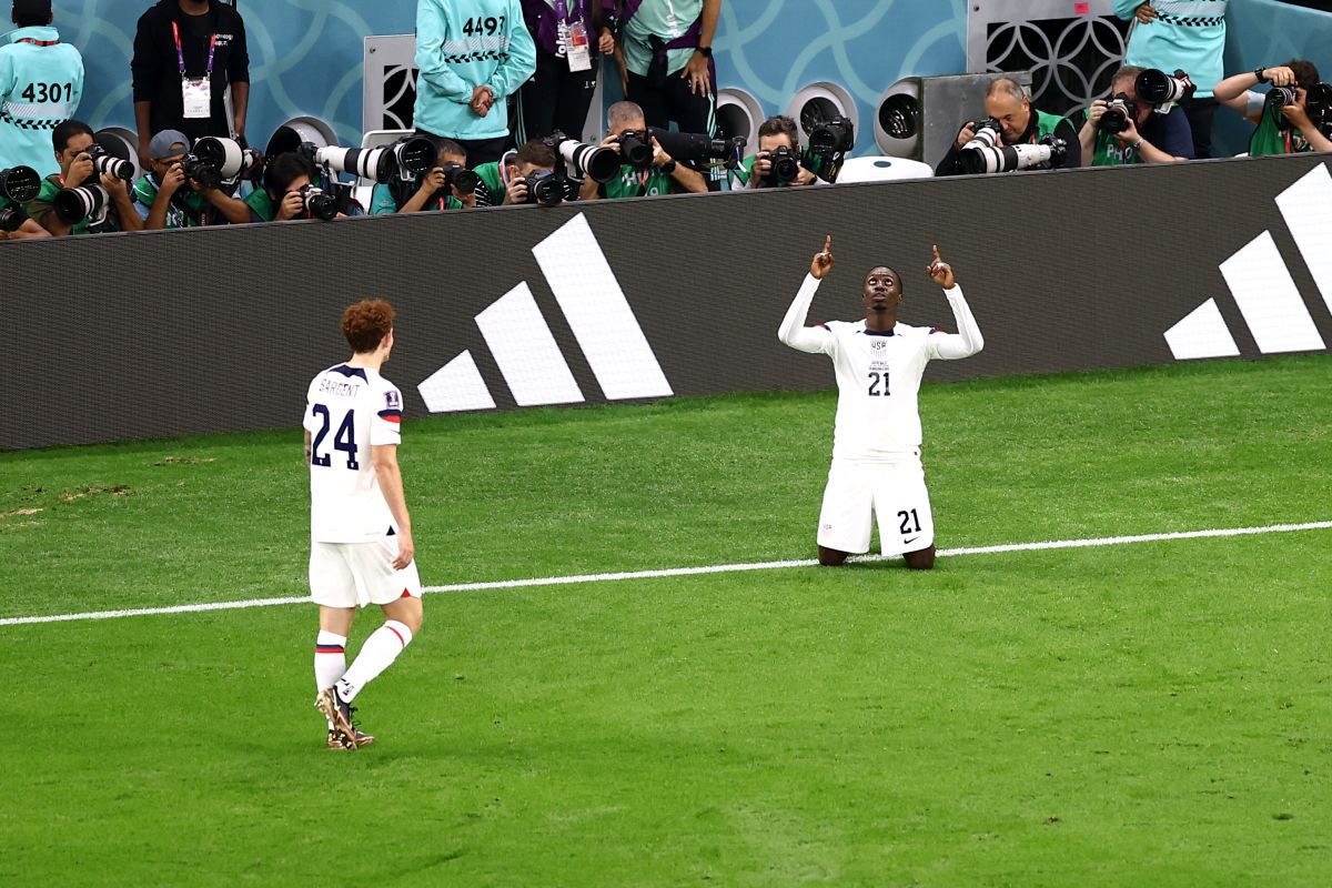 Trimișii GSP au fost pe stadion la SUA - Țara Galilor 1-1 » Cum s-a trăit primul egal de la Mondiale: golul salvator al lui Bale a declanșat nebunia în tribune