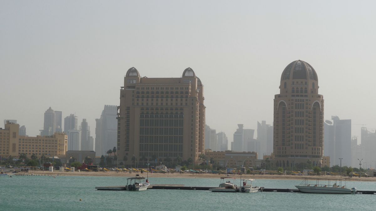 Între meciuri se face plajă în Doha » Detalii inedite surprinse de echipa GSP în Qatar. Cum se reîncarcă fanii: plimbări cu barca, târguri cu mâncare și activități de relaxare