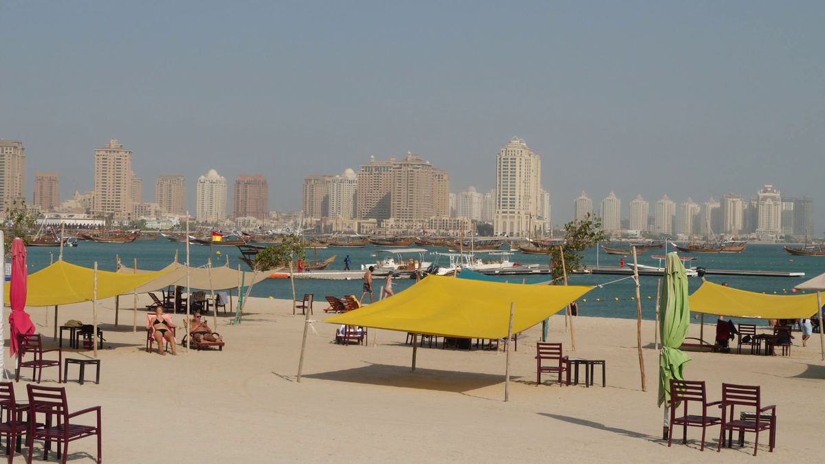 Între meciuri se face plajă în Doha » Detalii inedite surprinse de echipa GSP în Qatar. Cum se reîncarcă fanii: plimbări cu barca, târguri cu mâncare și activități de relaxare