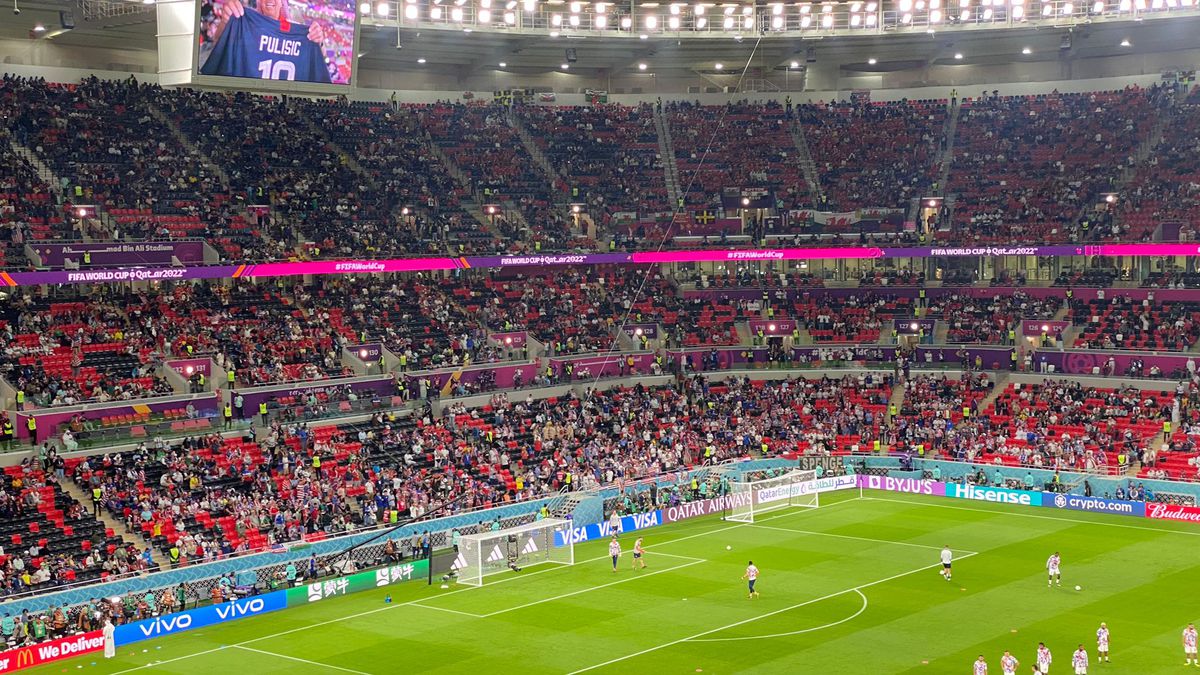 SUA, demonstrație de forță la încălzire » Scene rar întâlnite: cum au încercat americanii să îi intimideze pe galezi