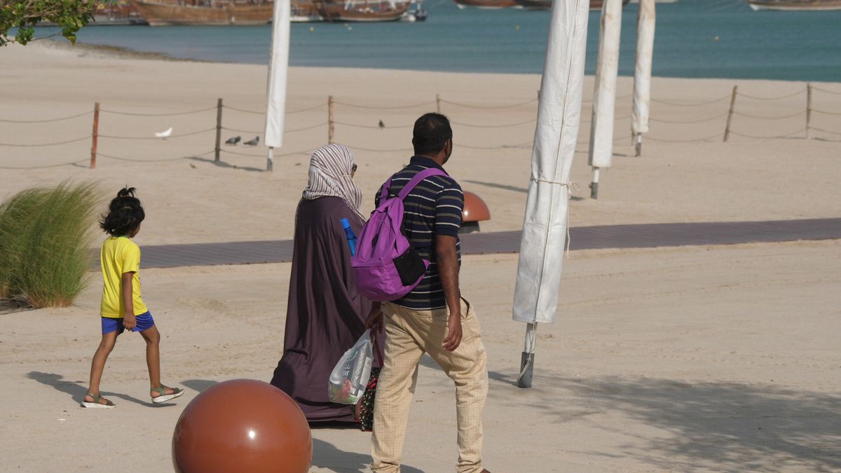 Între meciuri se face plajă în Doha » Detalii inedite surprinse de echipa GSP în Qatar. Cum se reîncarcă fanii: plimbări cu barca, târguri cu mâncare și activități de relaxare