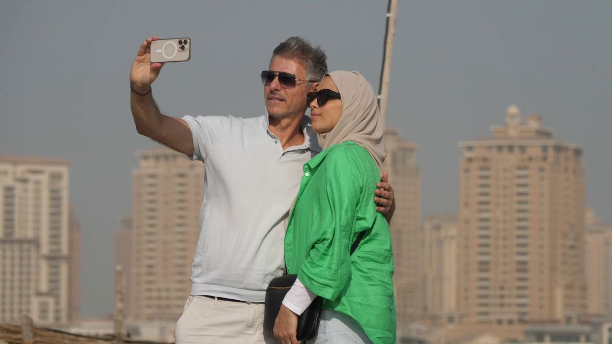 Între meciuri se face plajă în Doha » Detalii inedite surprinse de echipa GSP în Qatar. Cum se reîncarcă fanii: plimbări cu barca, târguri cu mâncare și activități de relaxare