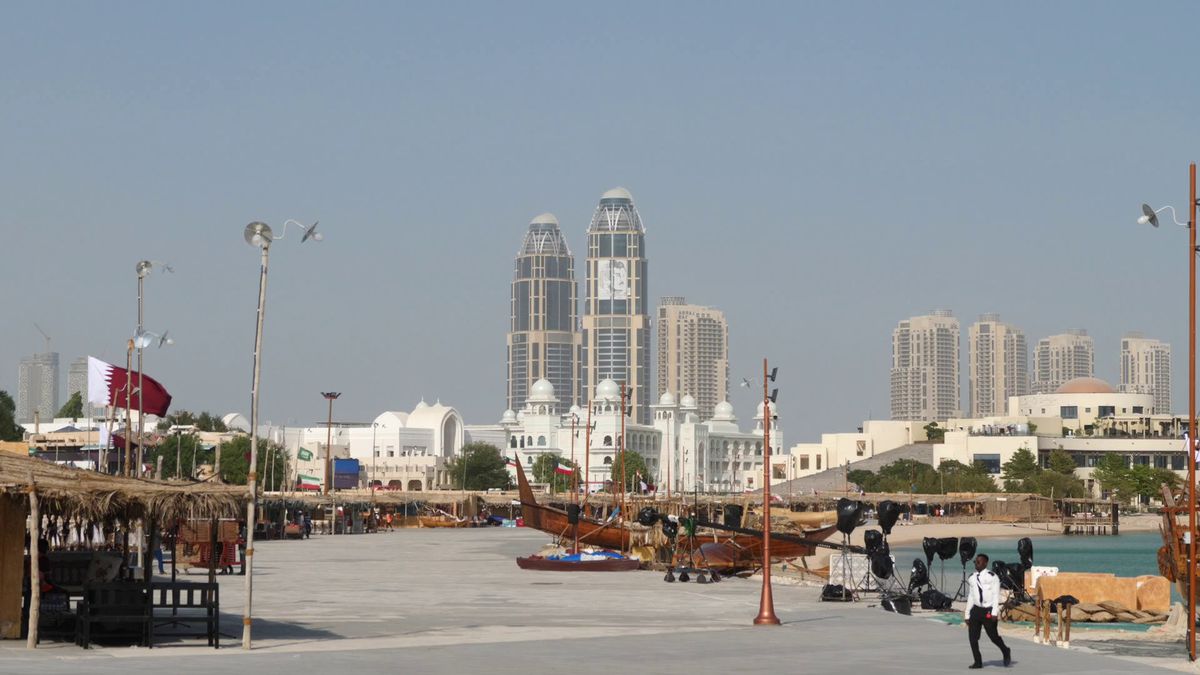 Între meciuri se face plajă în Doha » Detalii inedite surprinse de echipa GSP în Qatar. Cum se reîncarcă fanii: plimbări cu barca, târguri cu mâncare și activități de relaxare