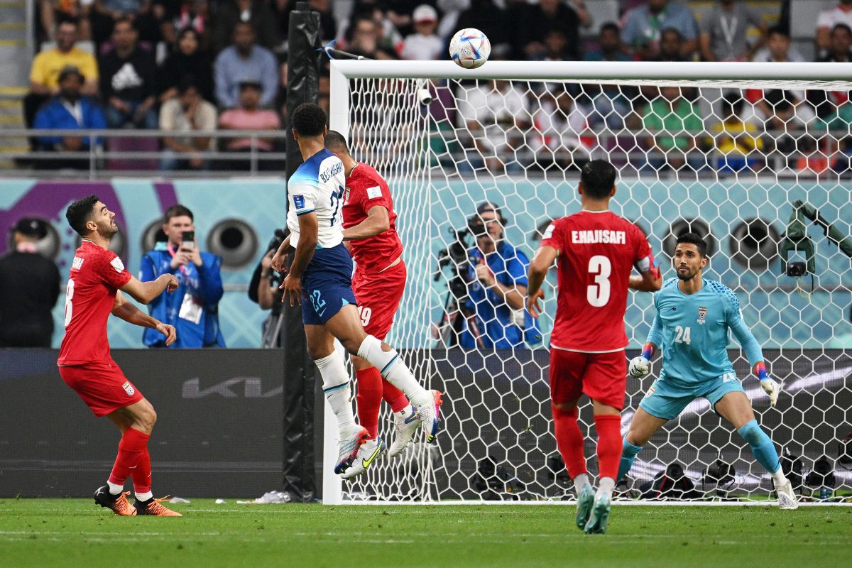 De ce a putut face Iran 6 schimbări în meciul cu Anglia de la Campionatul Mondial