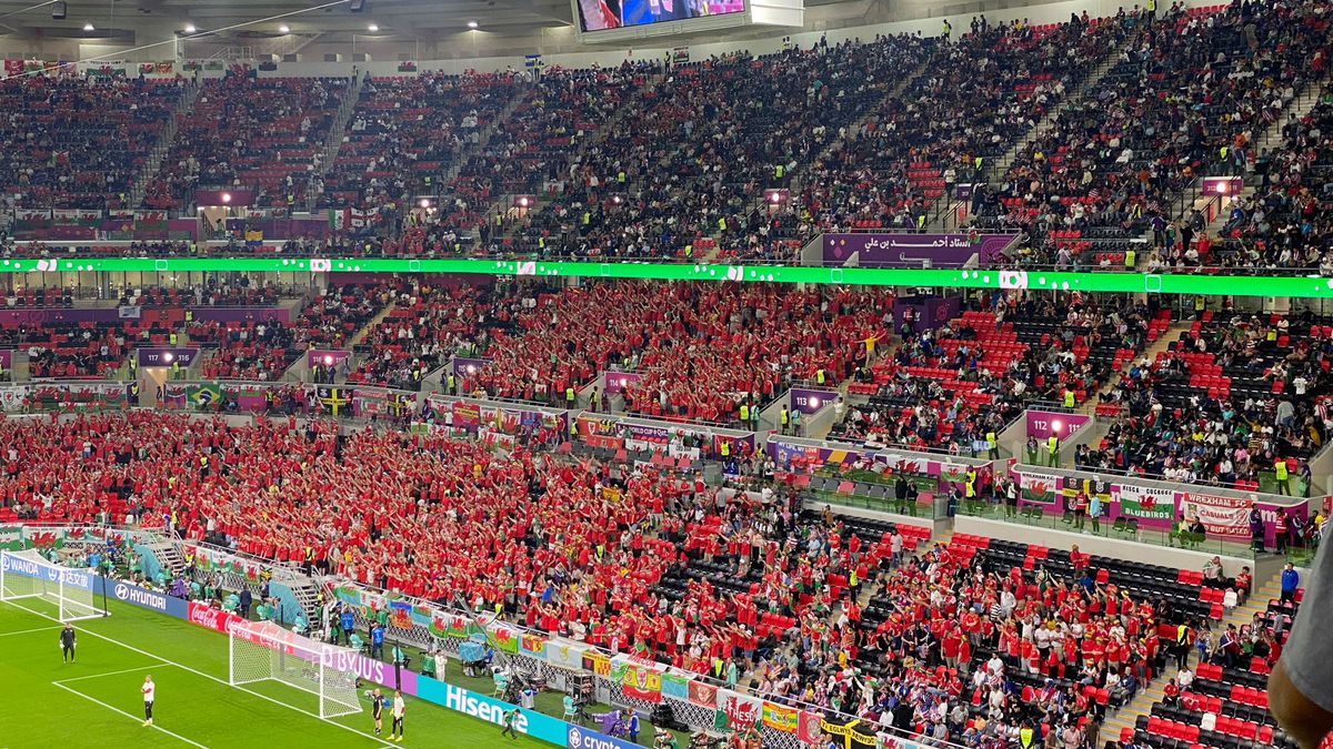 SUA, demonstrație de forță la încălzire » Scene rar întâlnite: cum au încercat americanii să îi intimideze pe galezi