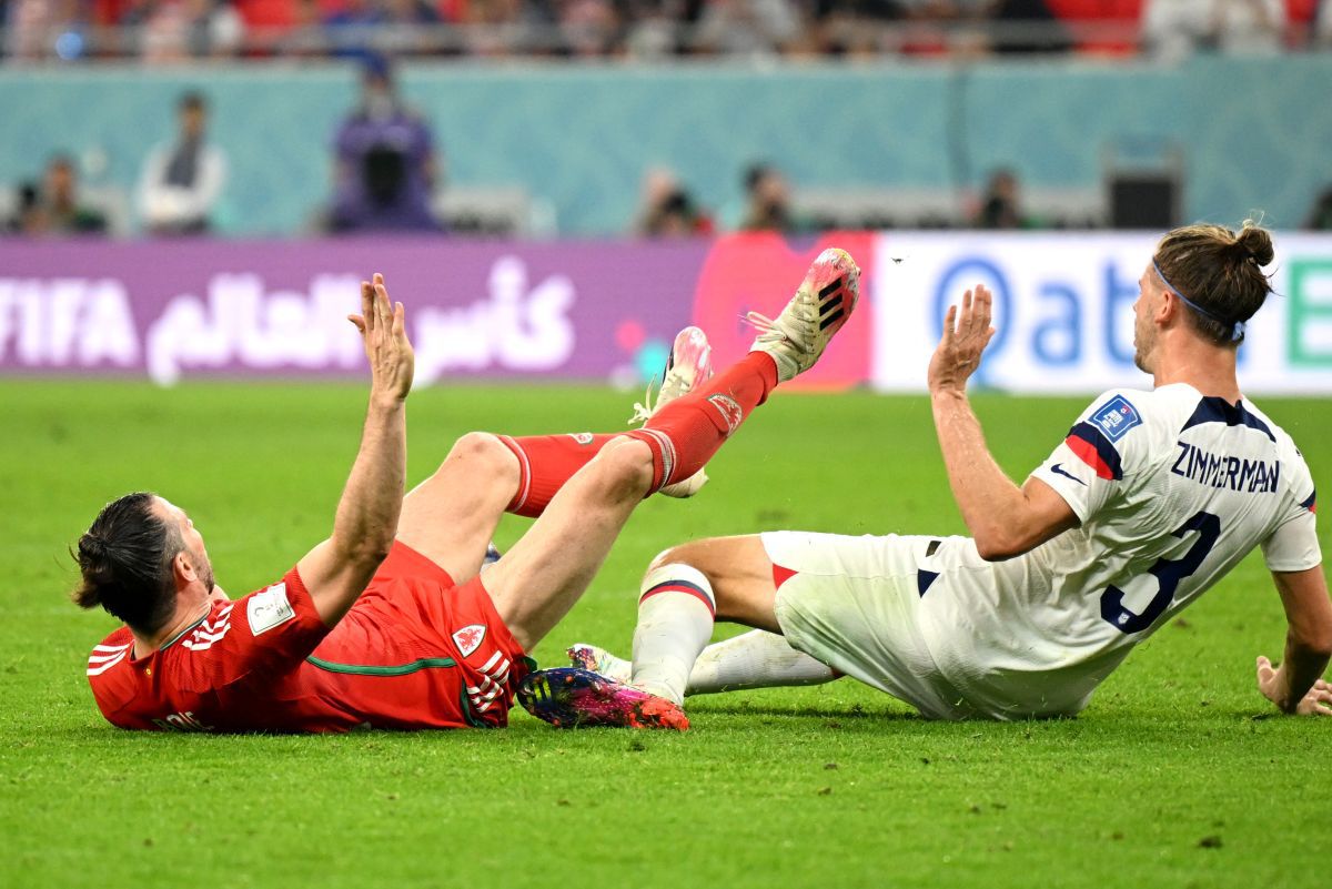 SUA, demonstrație de forță la încălzire » Scene rar întâlnite: cum au încercat americanii să îi intimideze pe galezi